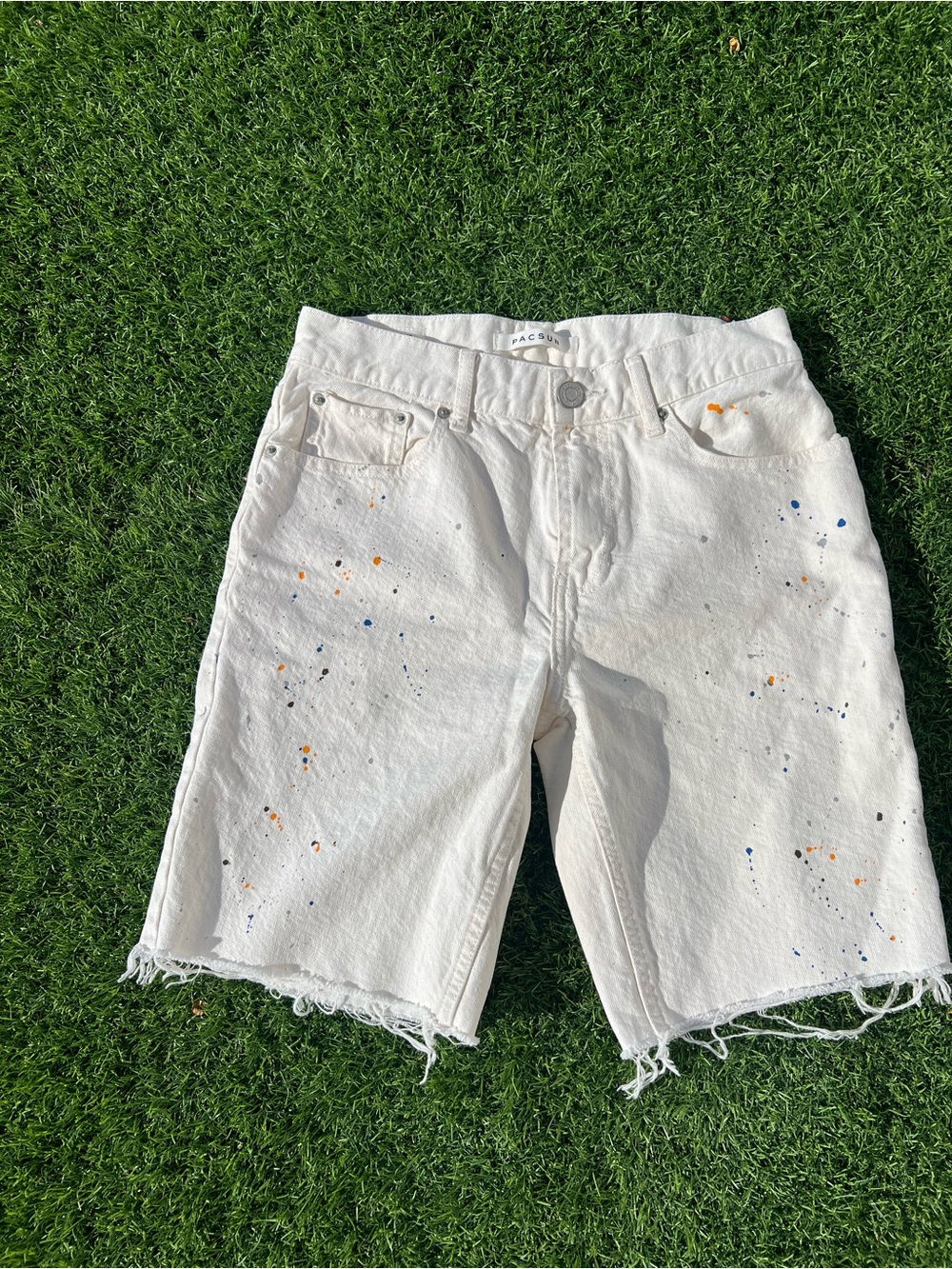 PacSun Off-White Carpenter Shorts with Paint-Splatter Detail